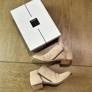 Dolce Vita Siena Side Zip Bootie Taupe Suede Size 7.5